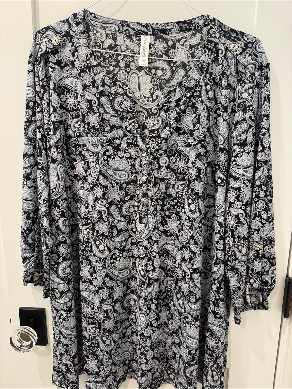 Black & White Paisley Button-Front Blouse